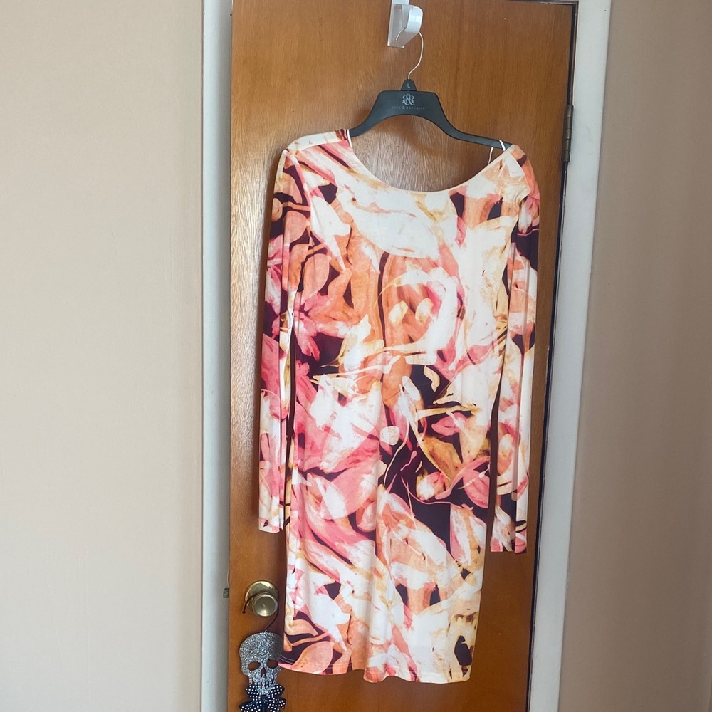 NWT! Gorgeous Abstract Print Long Sleeve Dress